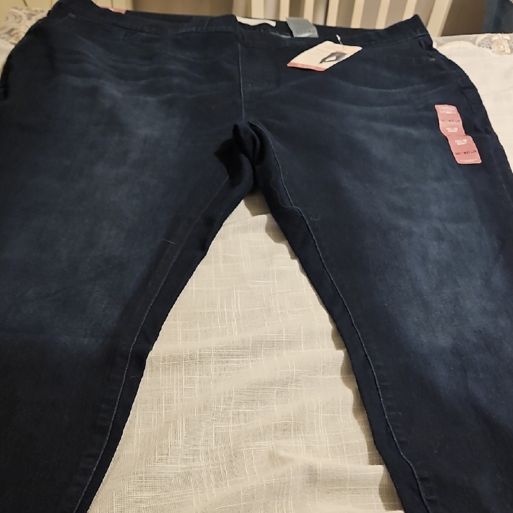 Signature by Levi Strauss Women's Dark Blue Skinny Jeans